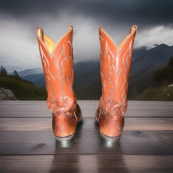 Size 8.5 B Tony Lama Brown Exotic Lizard Western Boots